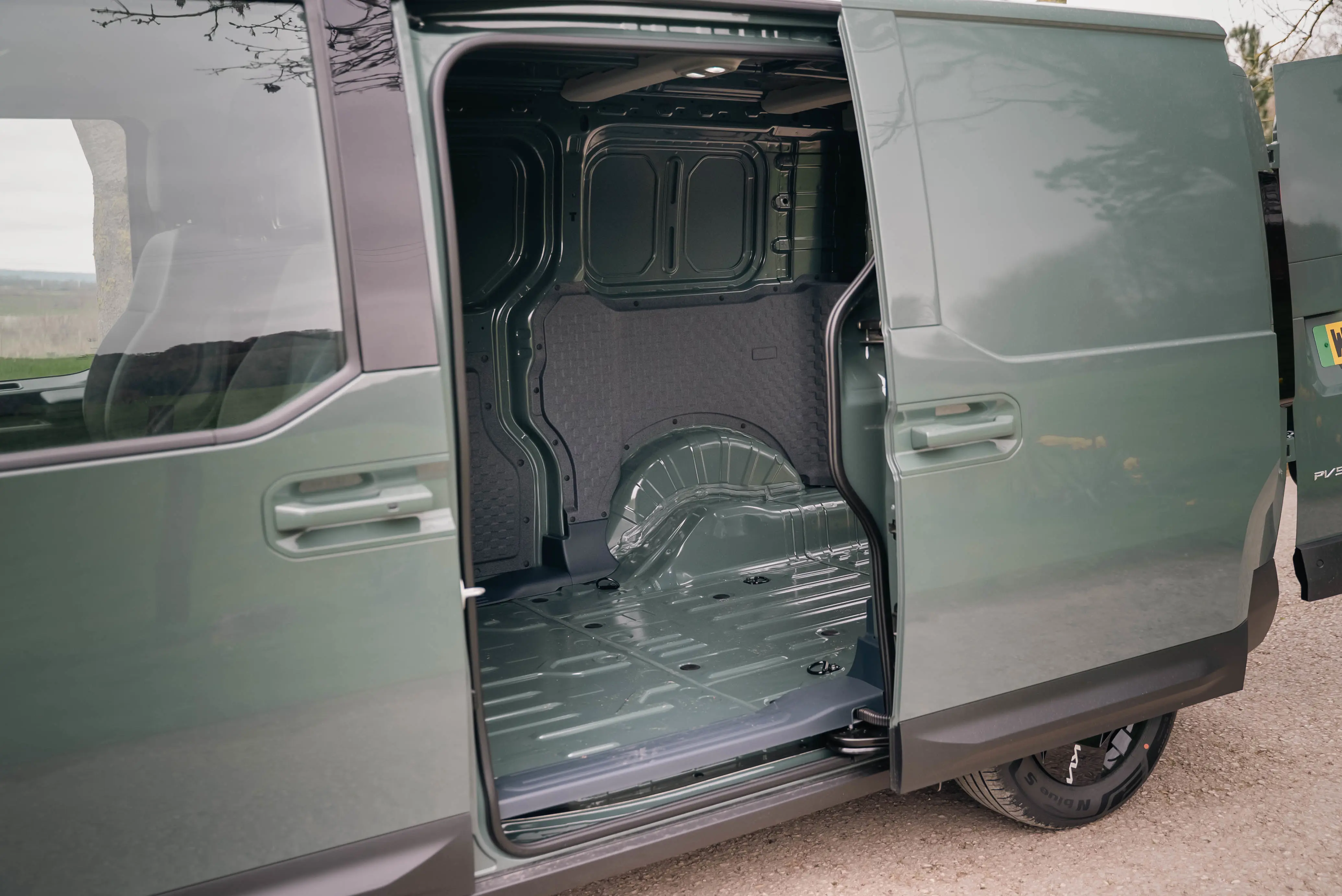 Kia PV5 Cargo L2 Electric 89KW Plus Standard Range 52KWH H1 Van Auto
