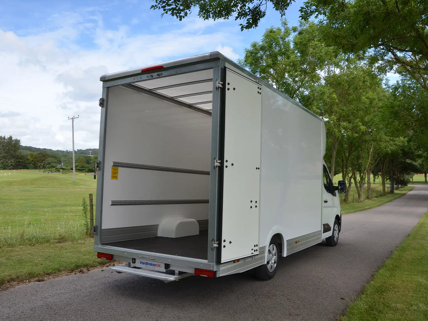 Nissan Interstar F35 L3 Diesel 2.0 DCI 130PS Acenta LOW Floor Luton Van