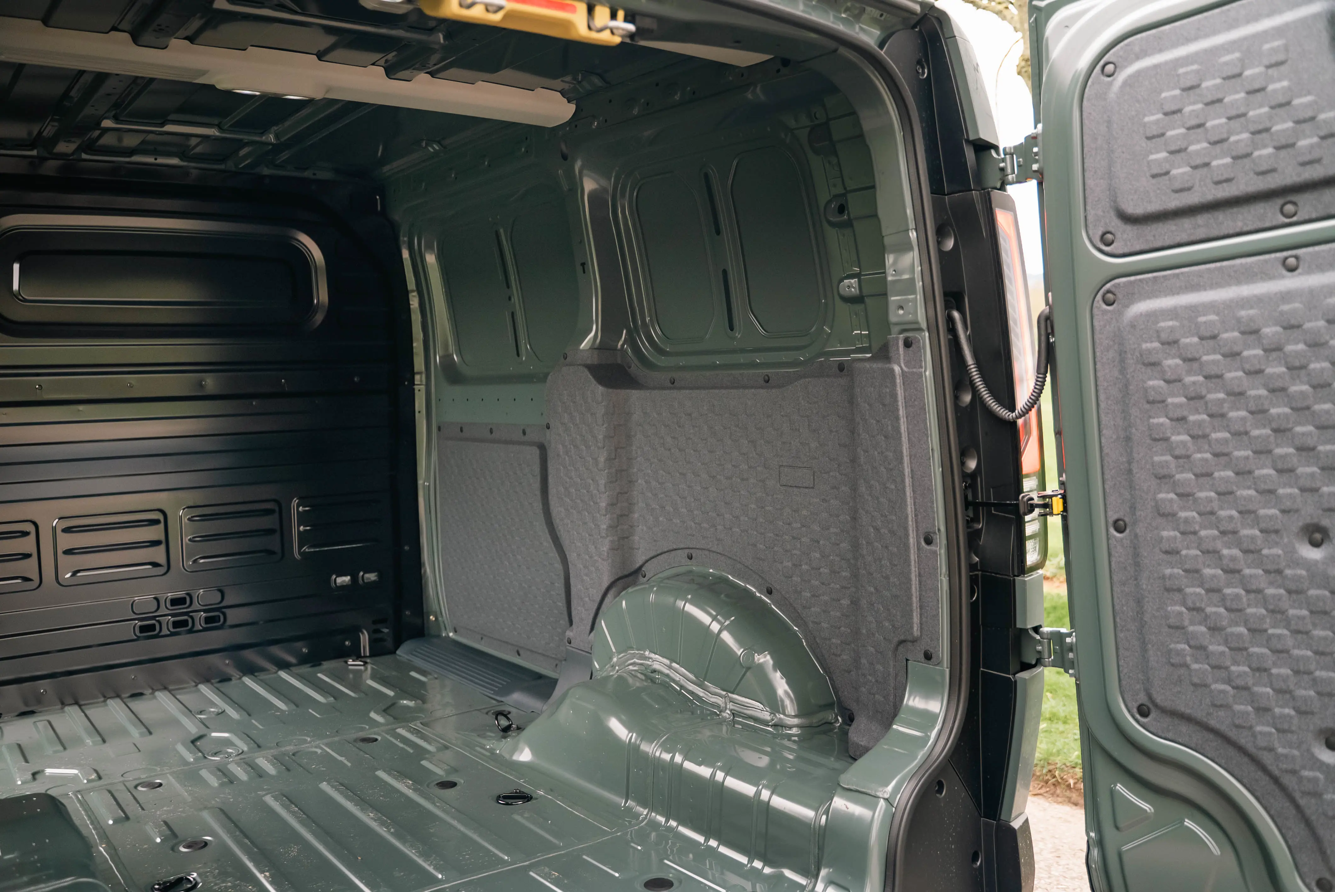 Kia PV5 Cargo L2 Electric 89KW Plus Standard Range 52KWH H1 Van Auto