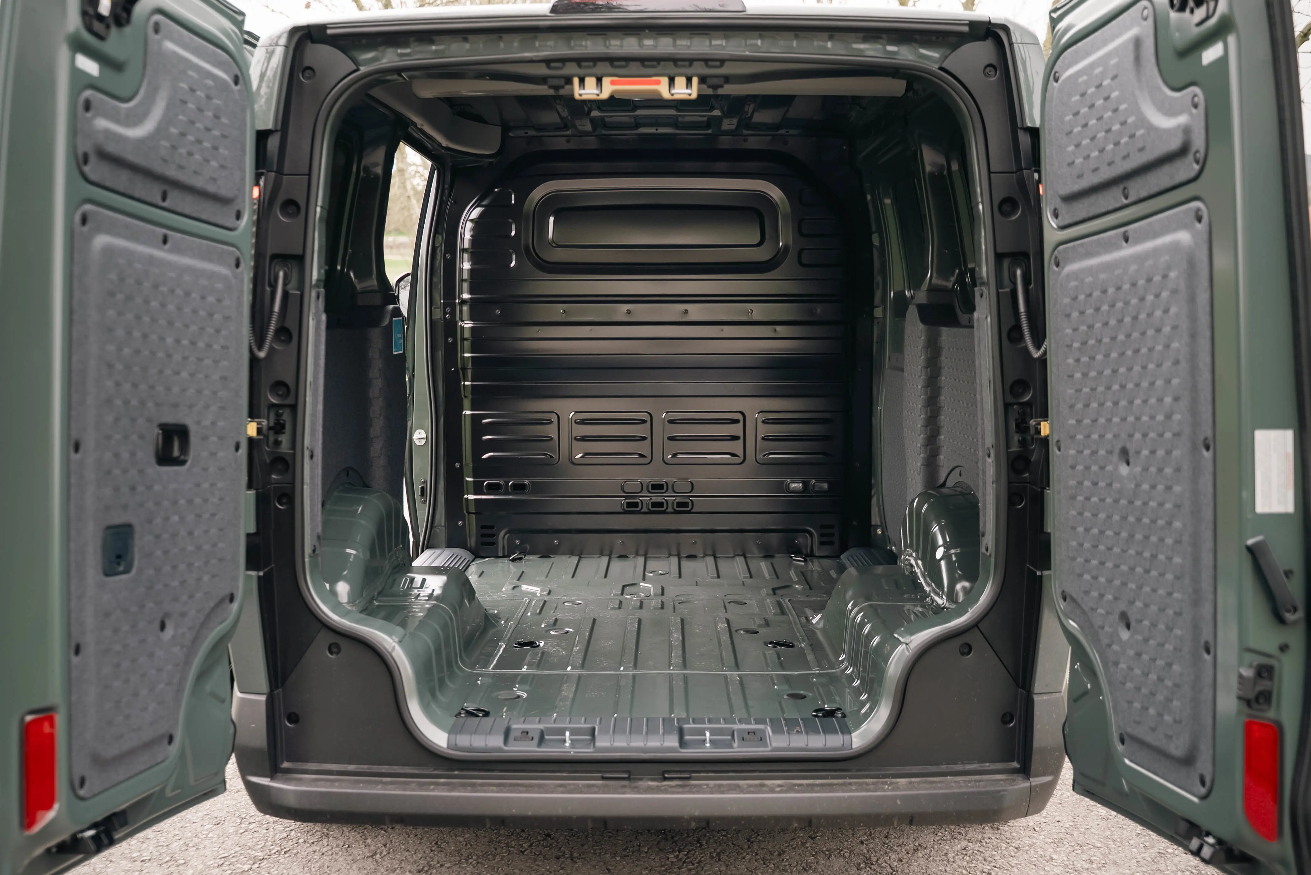 Kia PV5 Cargo L2 Electric 89KW Plus Standard Range 52KWH H1 Van Auto